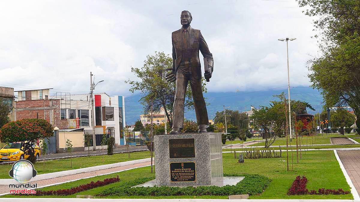 Monumento Edelberto Bonilla - Mundial Medios Riobamba