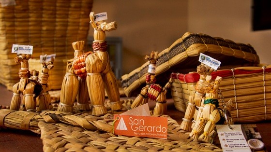 San Gerardo, artesanías en cabuya y totora